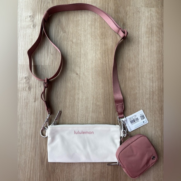 NWT Lululemon dual pouch sling LIGHT IVORY/PINK HAZE - Picture 3 of 5